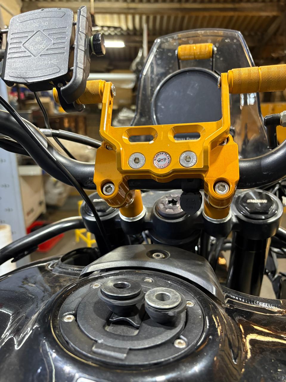Handlebar Riser With Mobile Mount Combo Black for Himalayan 450
